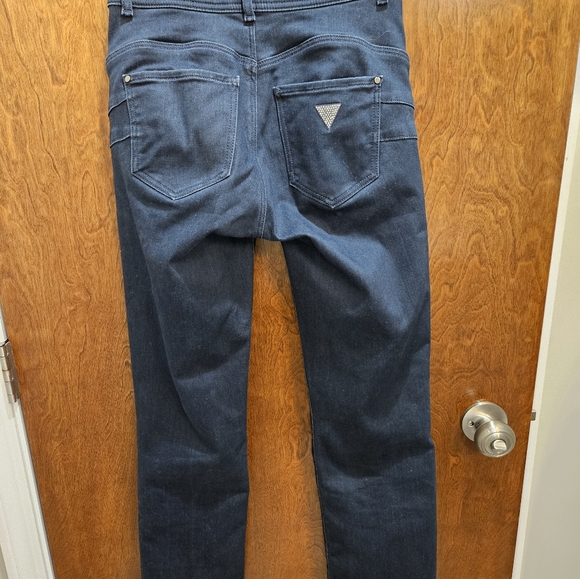 Dark rinse, high-waisted, boot cut Guess jeans - Picture 2 of 5